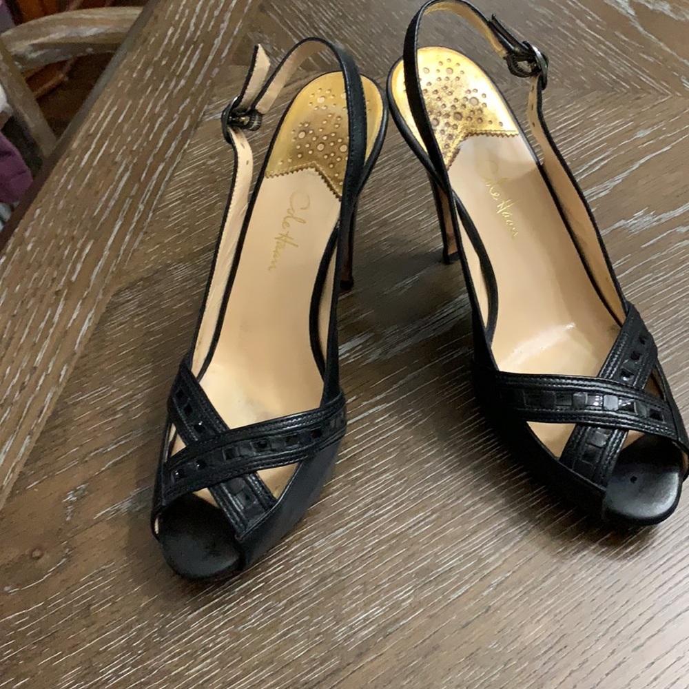 Cole Haan + Nike Air black leather peep toe sling back pump heels Size 8.5